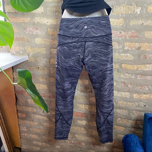 LULULEMON ~ Skull Soul Cycle Gray Black Cropped Leggings - Picture 2 of 9